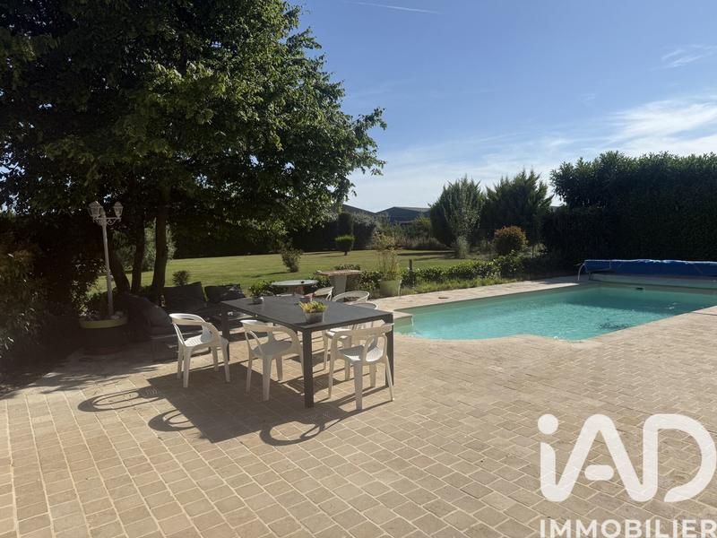 Maison - 232 m² - 9 pièces