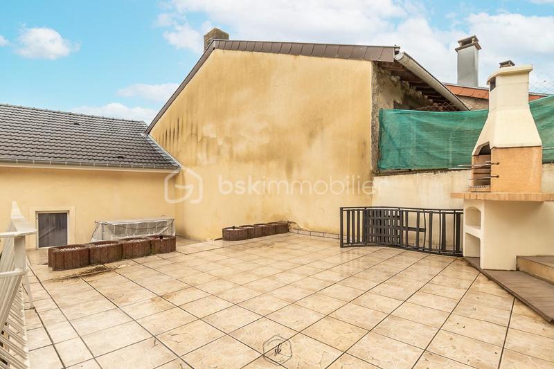 Maison - 180 m² - 8 pièces