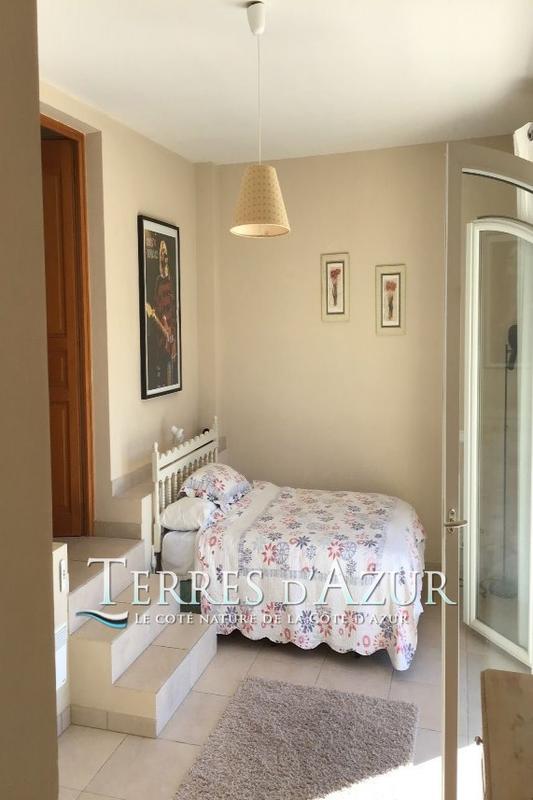 Villa - 263 m² - 7 pièces