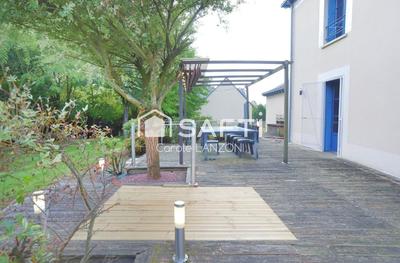 Maison - 290 m² - 8 pièces