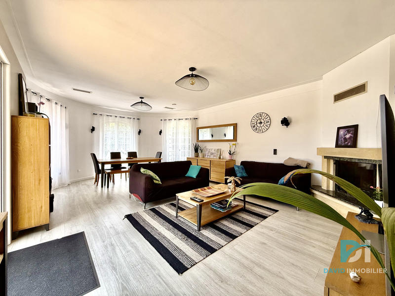 Maison - 186 m² - 8 pièces