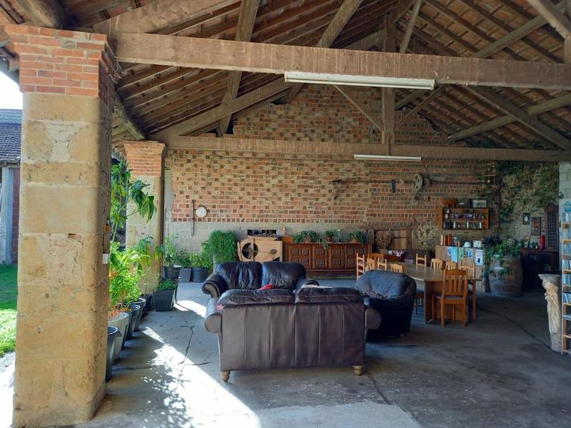 Corps de ferme - 250 m² - 8 pièces