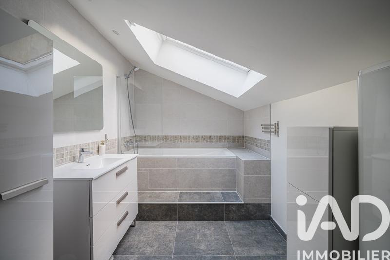 Appartement - 98 m² - 4 pièces