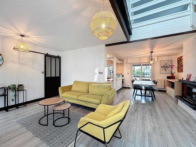 Maison - 104 m² - 5 pièces