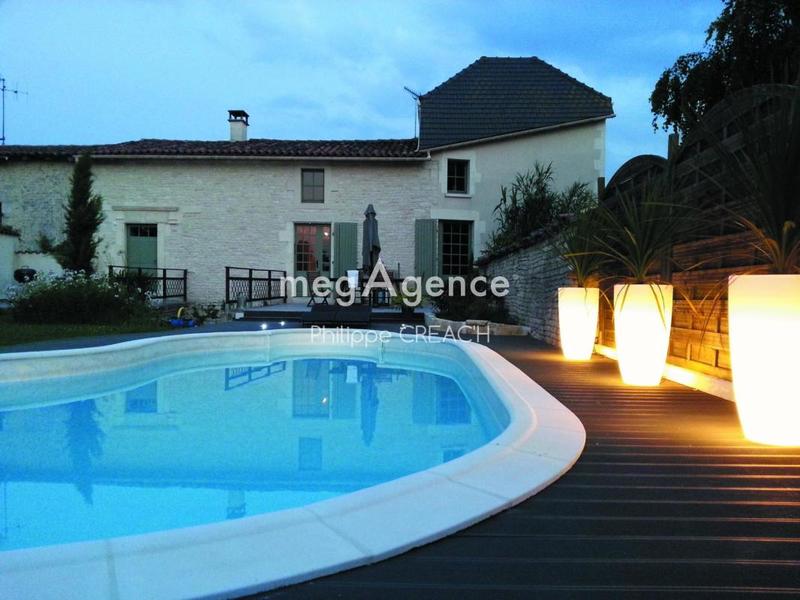 Maison - 218 m² - 7 pièces