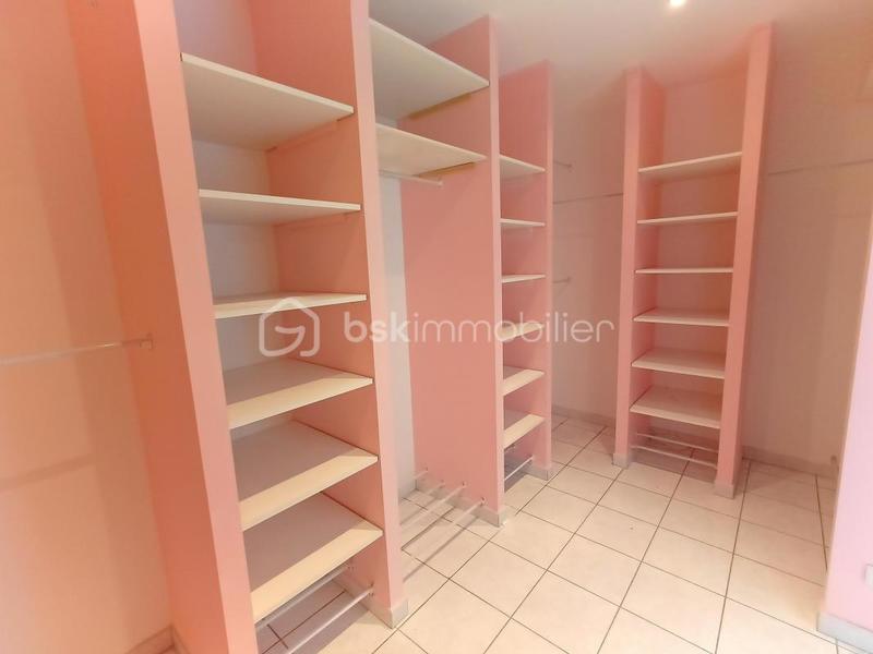 Maison traditionnelle - 177 m² - 7 pièces