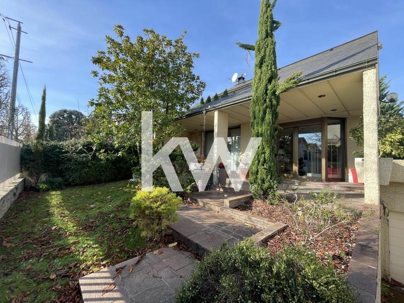 Maison d'architecte - 258 m² - 6 pièces