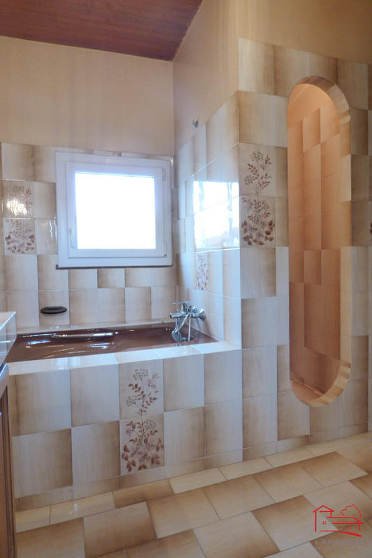 Maison - 239 m² - 5 pièces