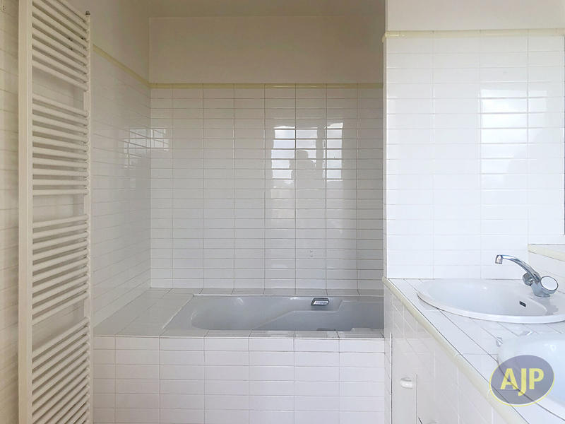 Appartement - 144 m² - 5 pièces