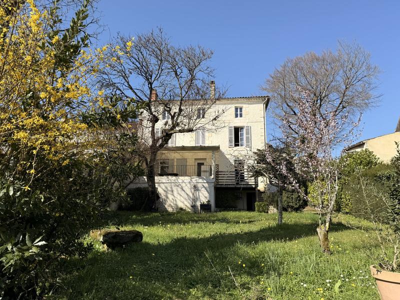 Maison - 289 m² - 7 pièces