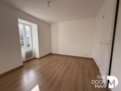 Maison en pierre - 80 m² - 4 pièces