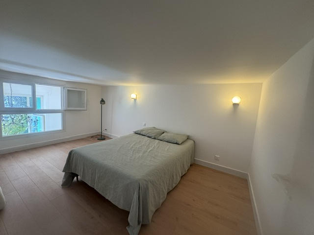 Loft - 124 m² - 4 pièces