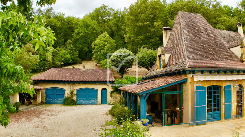 Maison - 336 m² - 12 pièces