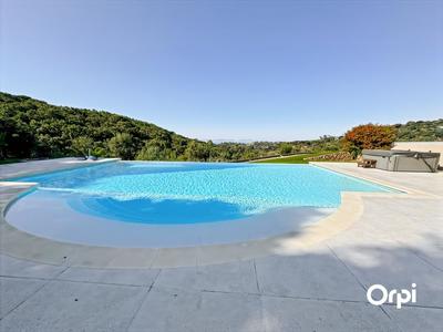 Maison - 373 m² - 6 pièces