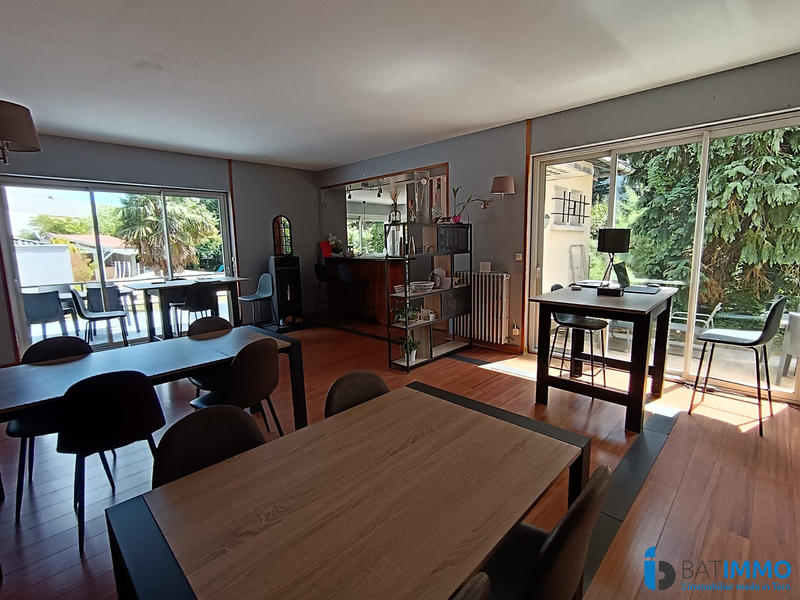 Maison ancienne - 300 m² - 8 pièces