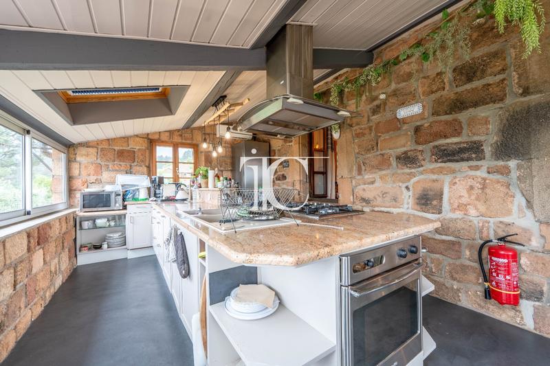 Maison - 301 m² - 8 pièces