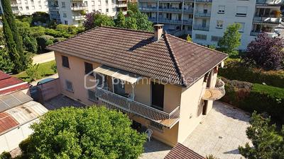 Appartement - 89 m² - 5 pièces