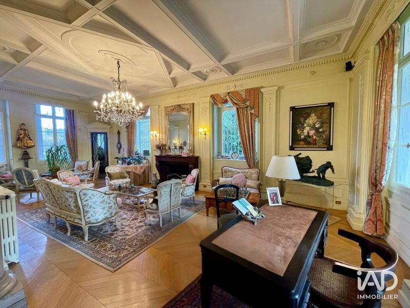 Château - 306 m² - 10 pièces