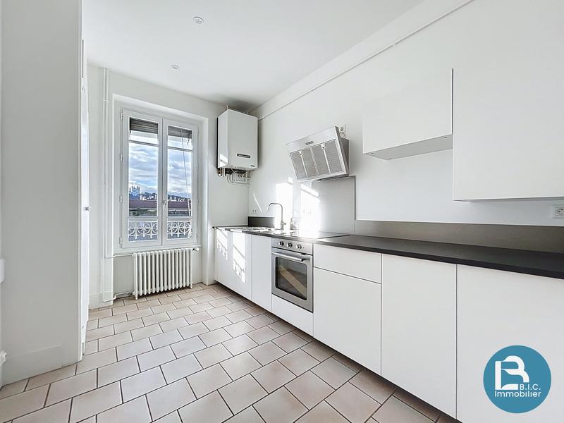 Appartement - 109 m² - 3 pièces