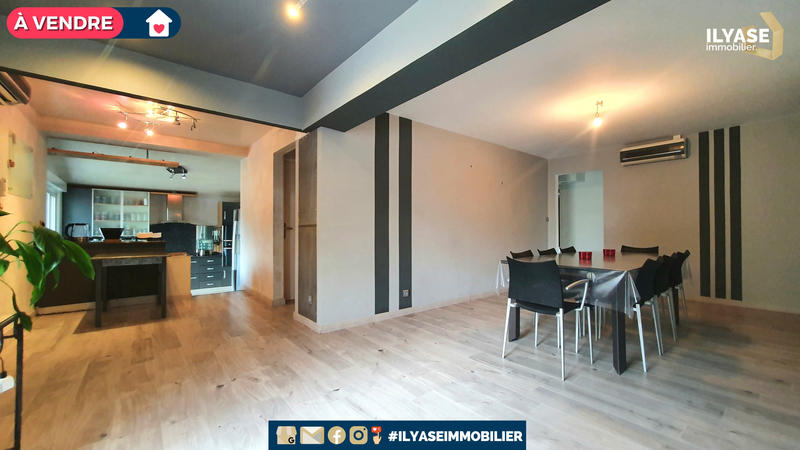 Villa - 194 m² - 8 pièces