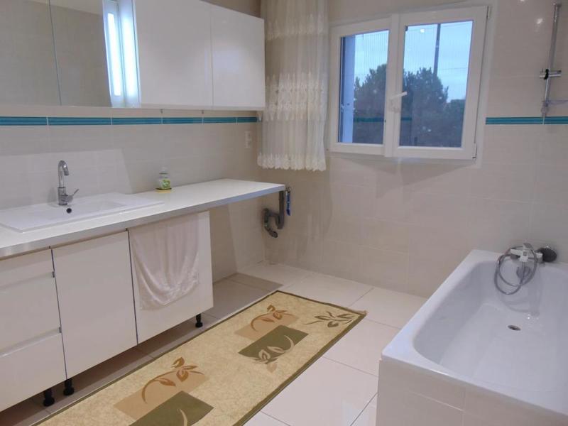 Maison - 145 m² - 9 pièces