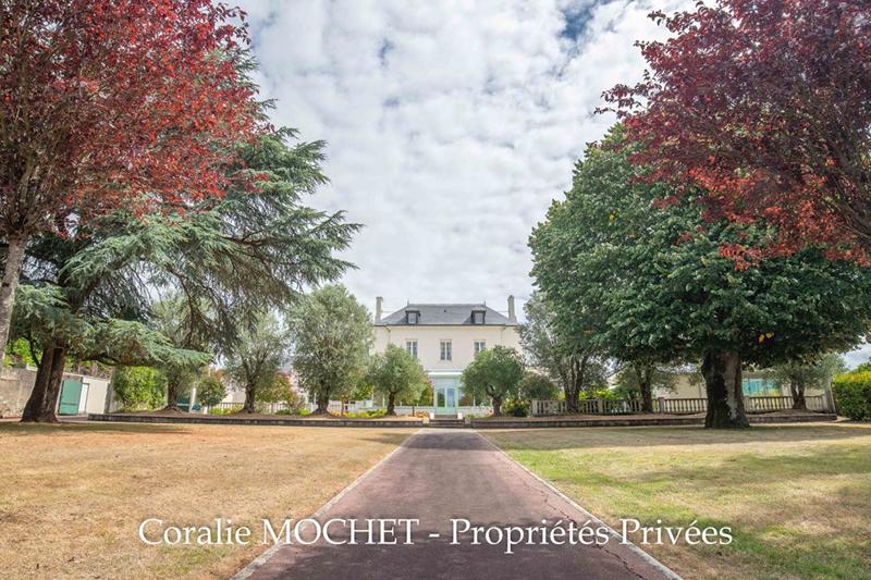 Demeure - 454 m² - 20 pièces