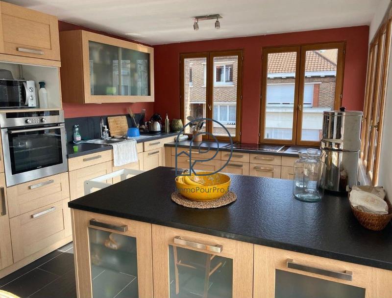 Local d'activités - 167 m²