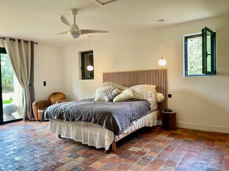 Maison - 240 m² - 7 pièces