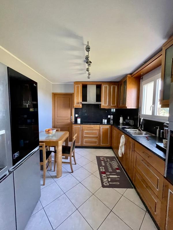 Maison - 107 m² - 6 pièces