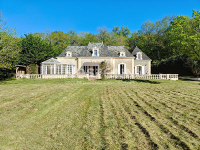 Maison - 309 m² - 12 pièces