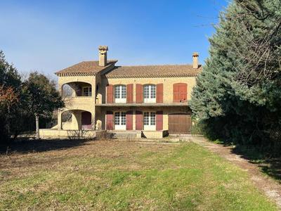 Propriété - 261 m² - 6 pièces