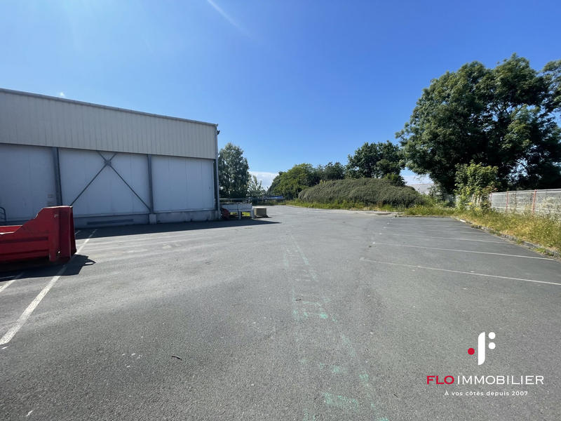 Local d'activités - 2 272 m²