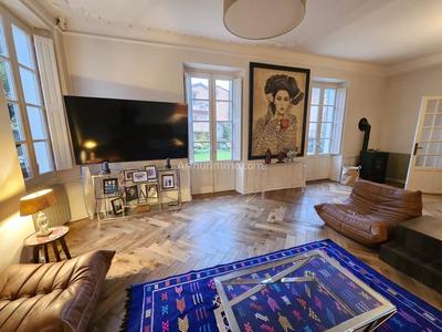 Maison - 315 m² - 10 pièces