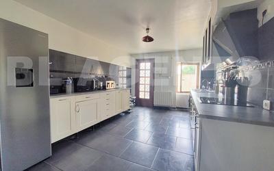 Maison - 161 m² - 6 pièces