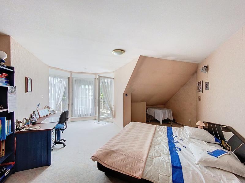 Villa - 272 m² - 6 pièces