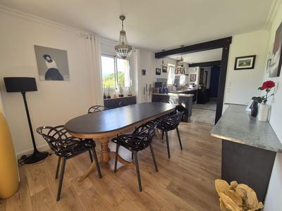 Maison - 159 m² - 7 pièces