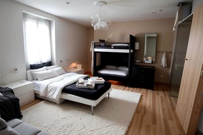 Maison - 223 m² - 9 pièces