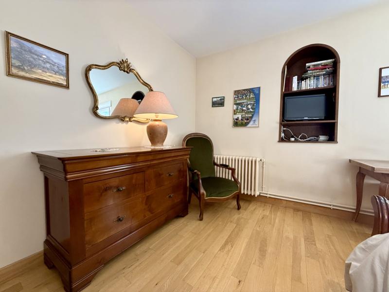 Maison - 245 m² - 8 pièces