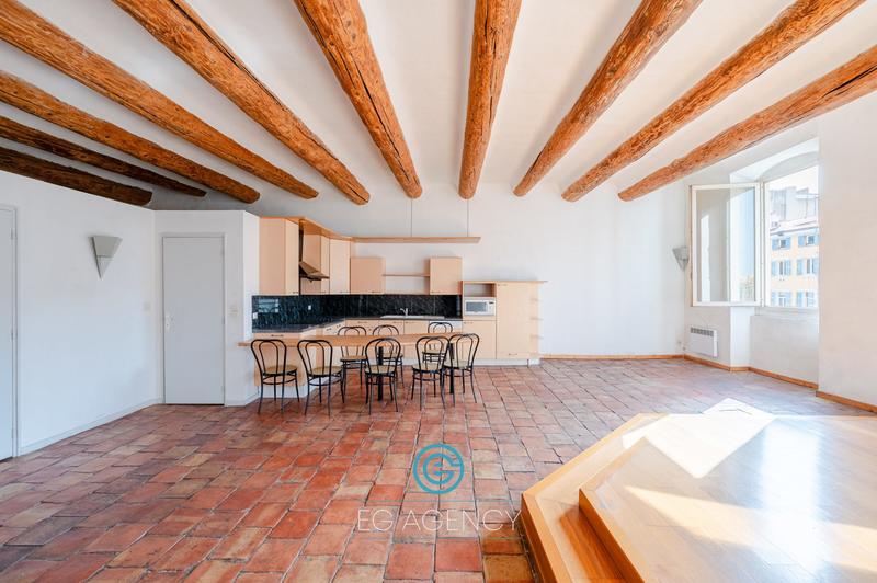 Appartement - 101 m² - 3 pièces