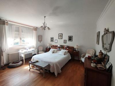 Maison - 198 m² - 8 pièces