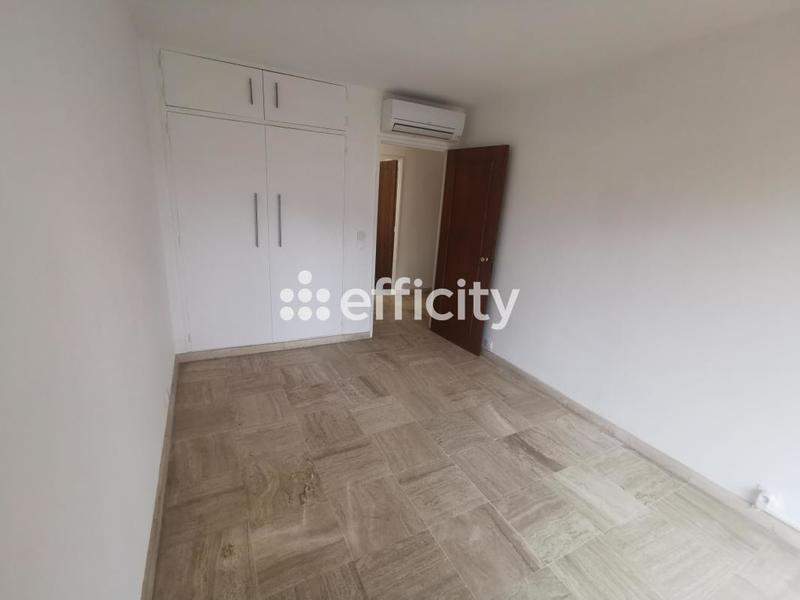 Appartement - 77 m² - 3 pièces