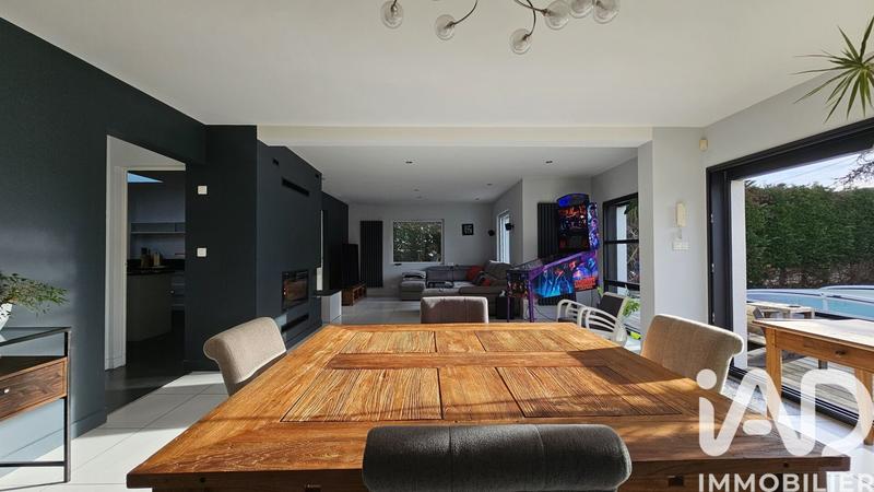 Maison - 208 m² - 8 pièces