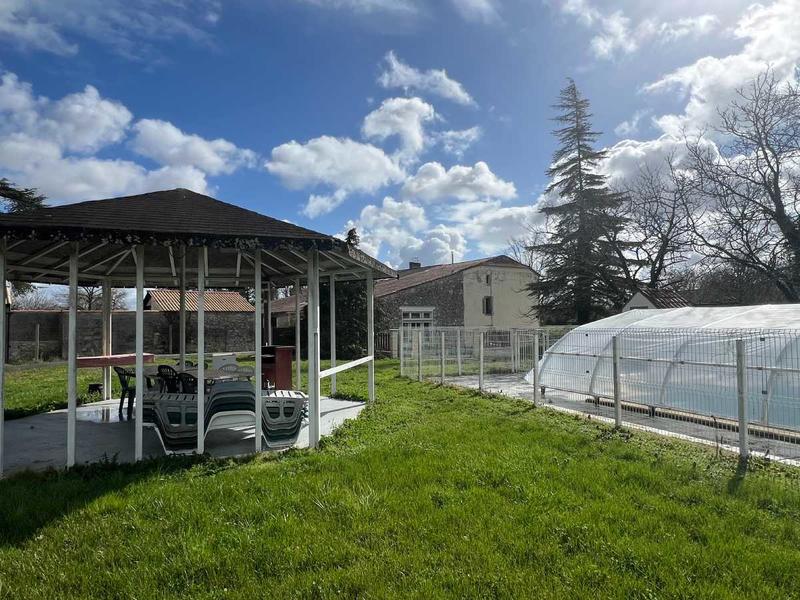 Maison - 150 m² - 6 pièces