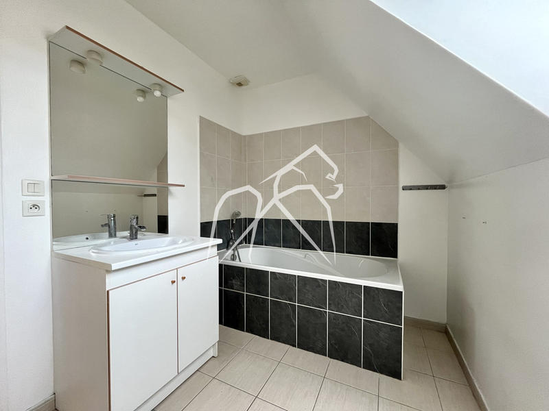 Maison - 87 m² - 4 pièces