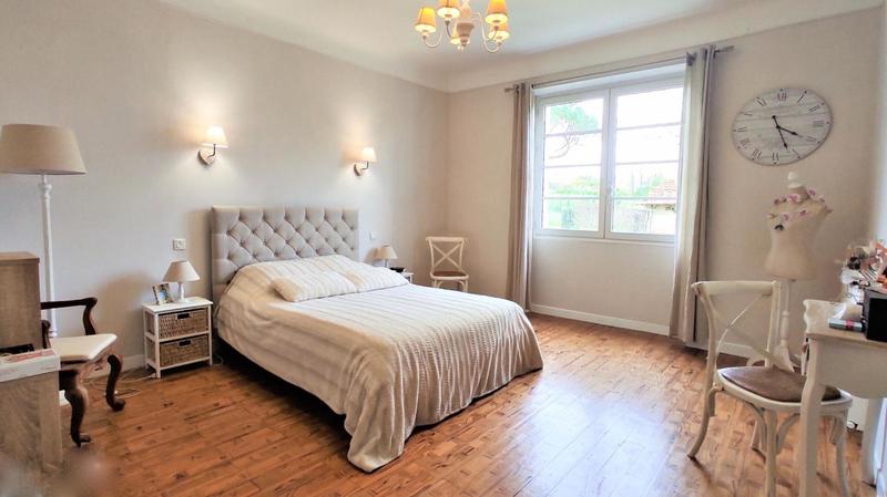 Maison - 275 m² - 7 pièces