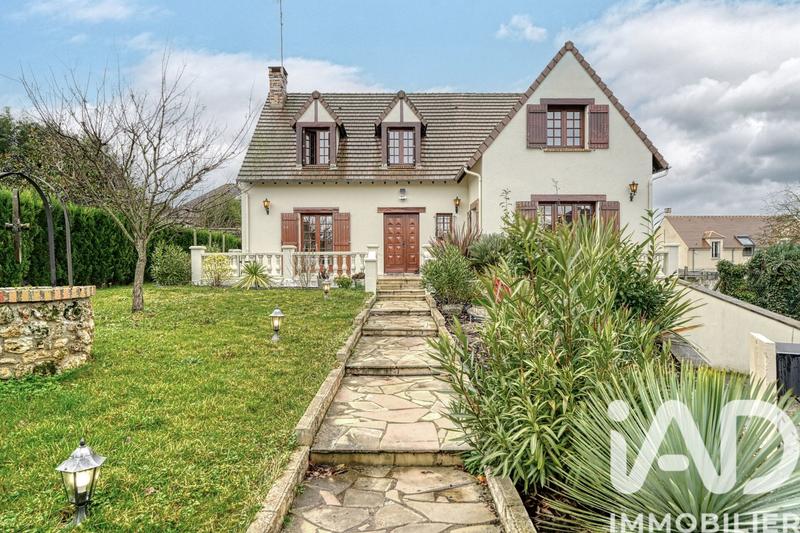 Maison - 182 m² - 9 pièces