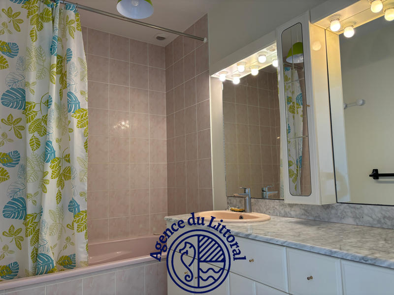 Maison - 220 m² - 8 pièces