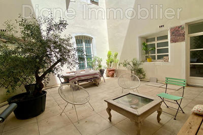 Appartement - 188 m² - 7 pièces