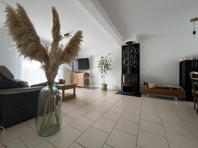 Maison traditionnelle - 131 m² - 7 pièces