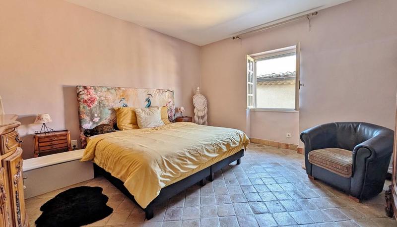 Maison - 252 m² - 8 pièces